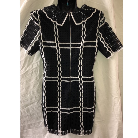 NEW Bloomingdale’s Black Eyelet Shift Dress , Size Large - Picture 2 of 2